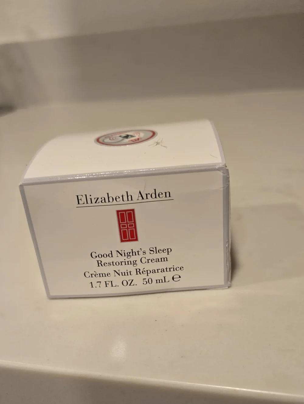 Elizabeth Arden Good Night's Sleep Restoring Cream - White and Red